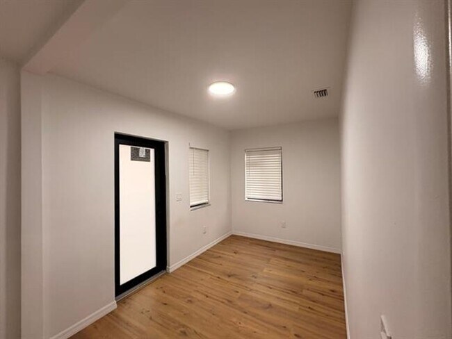 Photo - 1721 SW 12th St