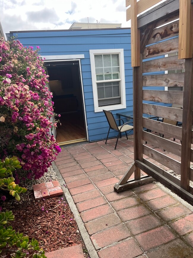 Photo - 1077 12th Street Unidad inlaw