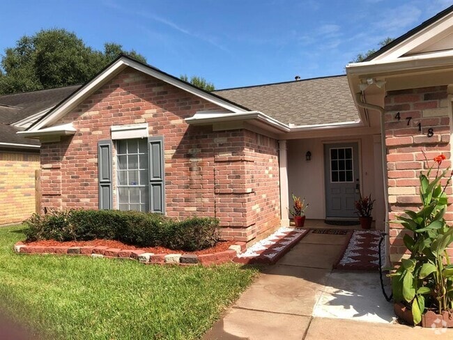 Building Photo - 4718 Rainbow Run Rental