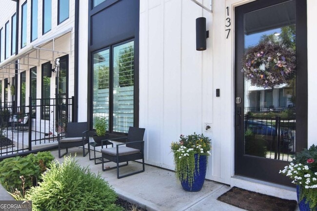 Photo - 137 Pearl St