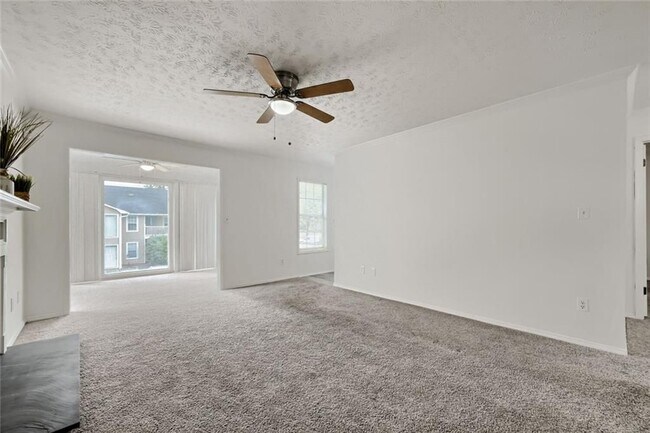 Photo - 905 Augusta Dr