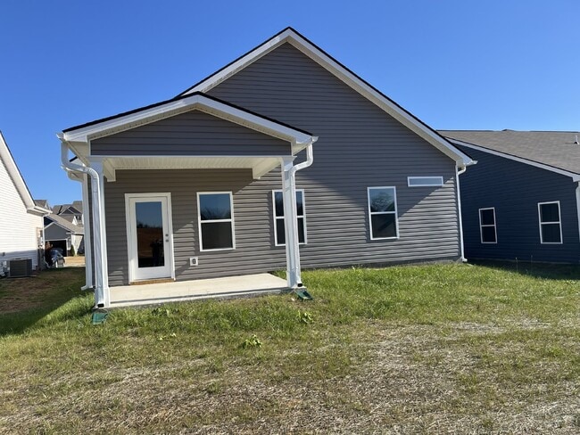 Photo - New Charming 3-Bed, 2-Bath Retreat with 1,573 Sq Ft of Comfort in Shelbyville!