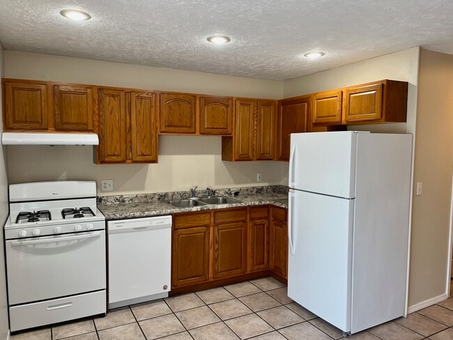 Photo - 102 W Lincoln St Unit 3