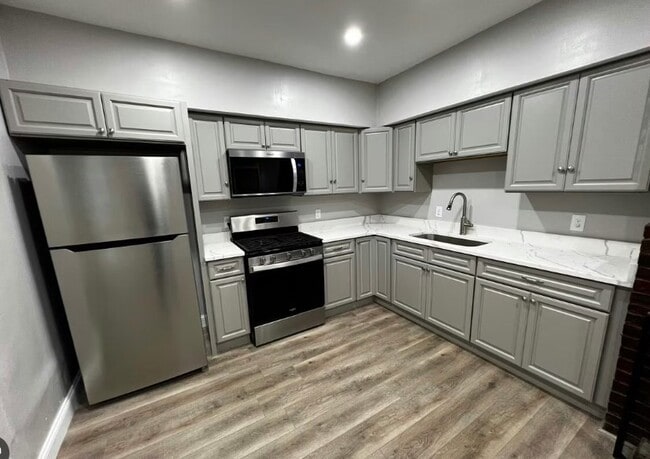 Building Photo - 95 Norfolk St Unit 1
