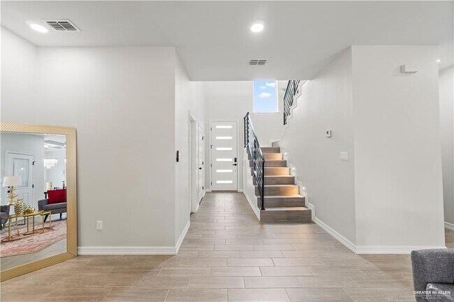 Photo - 27 N Crown Point