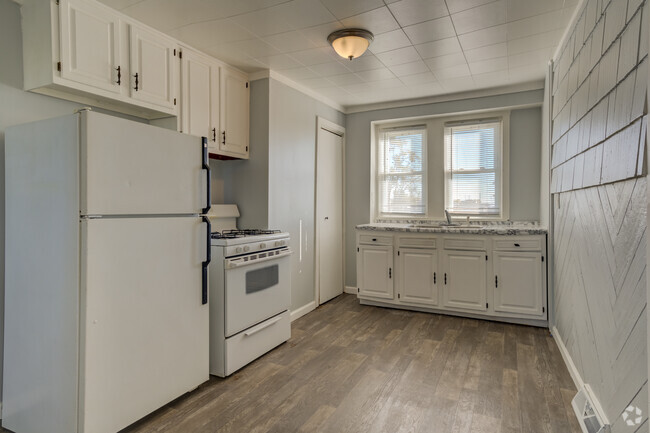 1BR, 1BA - 600SF - Kitchen - 292 Mill St Apartments