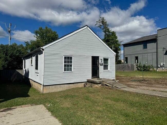 Photo - 1728 Knowles St