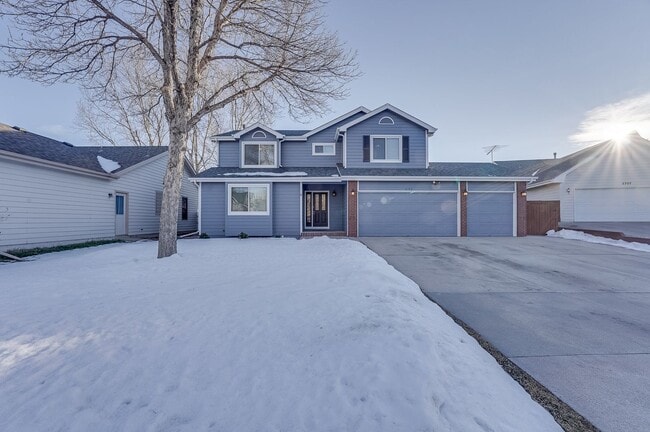 Building Photo - Beautiful 4 bed, 3.5 bath Home in Fort Collins Dakota Ridge Neighborhood