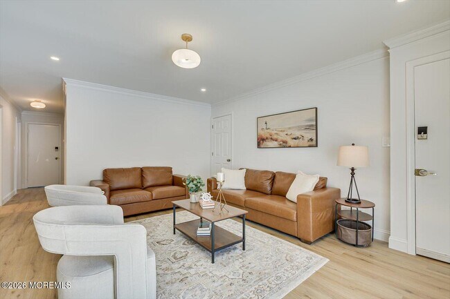 Photo - 212 10th Ave