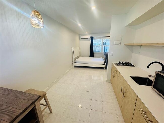 Photo - 1941 Washington St Unit 3