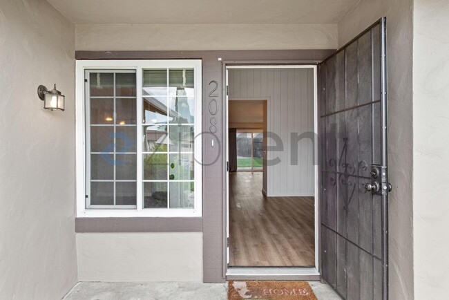 Photo - 208 Richard Pl