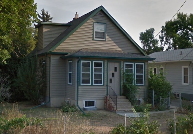 Building Photo - 16 6th Ave NW Unit B