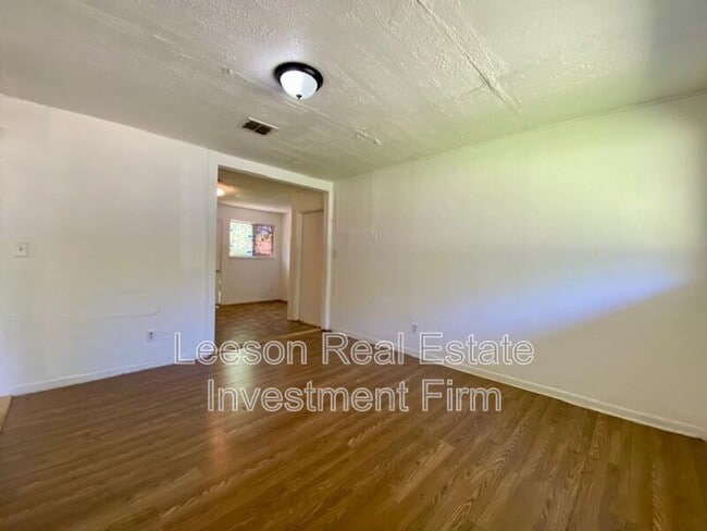 Photo - 323 W 83rd St