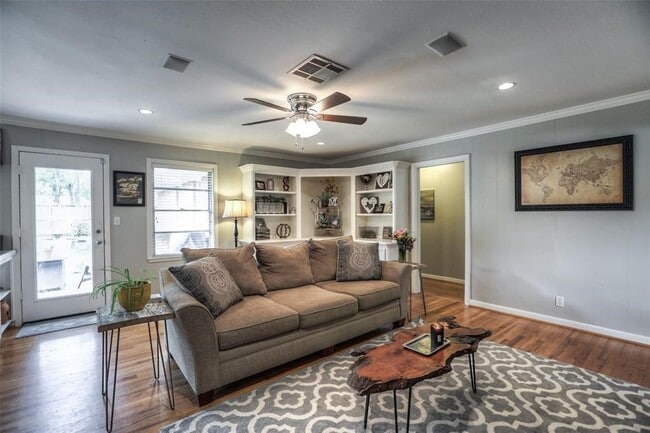 Photo - 6222 Lindyann Ln