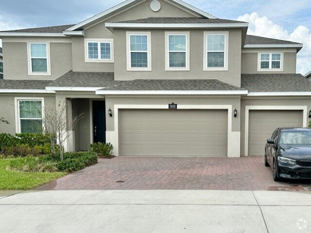 Building Photo - "Spacious Elegance in St. Cloud: 5-Bedroom... Rental