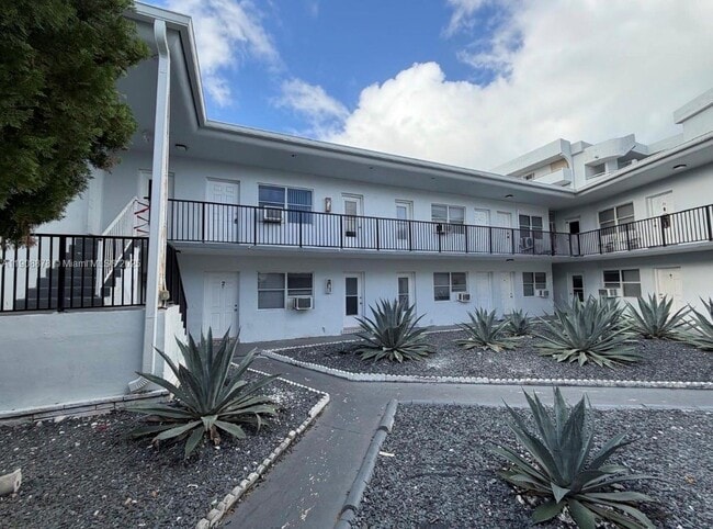 Building Photo - 7271 Gary Ave Unit 3