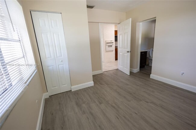 Photo - 1931 Bahama Dr