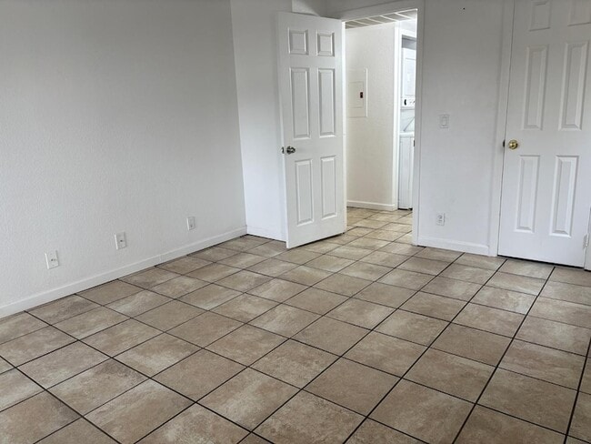 Photo - 1820 E Morten Ave Unit 203