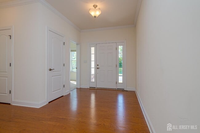 9 Comstock Ln