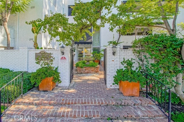 Building Photo - 4950 Louise Ave Unit 105