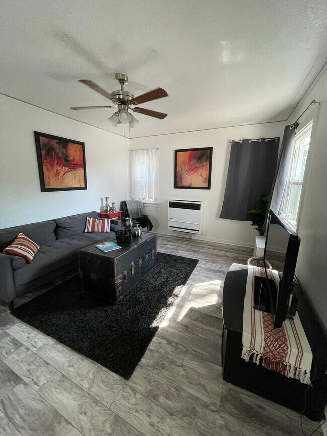 Photo - 3036 Lemon St