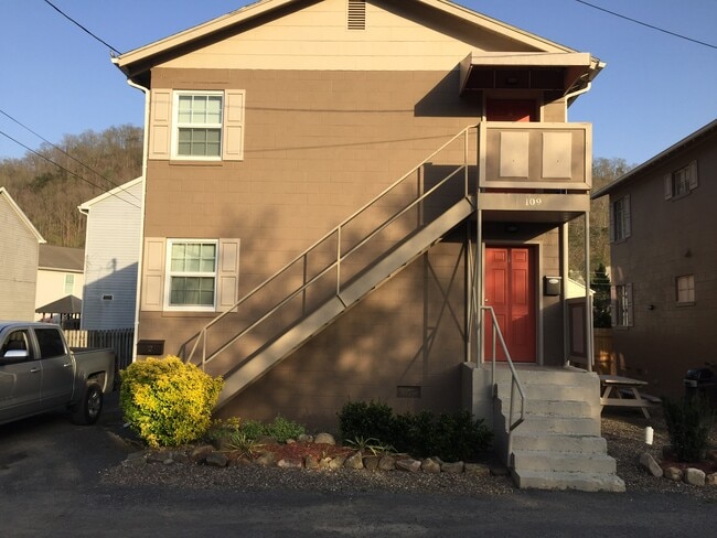 Photo - 109 Sunflower Aly Unit 2
