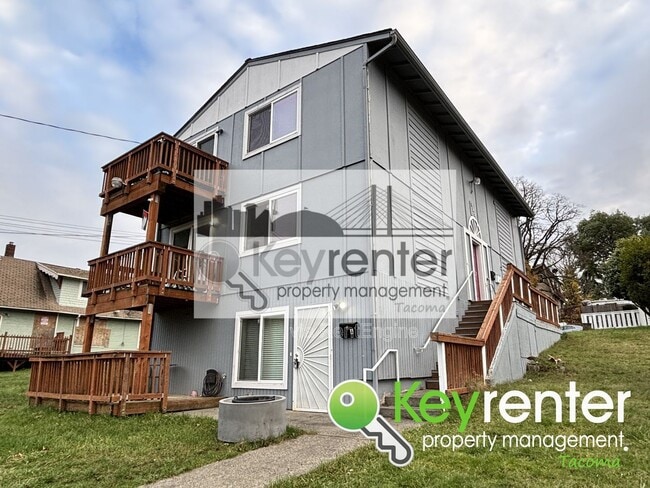 Building Photo - 323 S 30th St