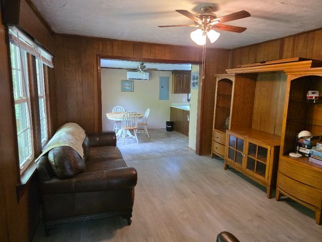 Photo - 332 Lytle Cove Rd