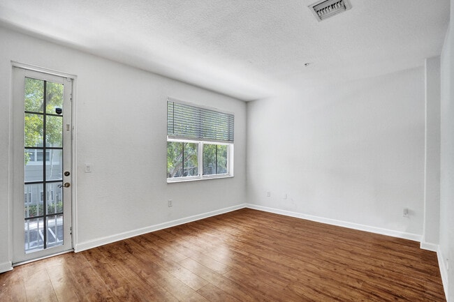 Photo - 3911 Shoma Dr