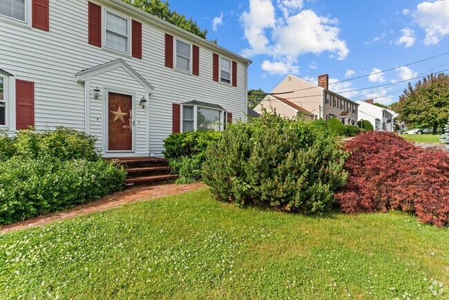 Building Photo - 81 Cotuit St Rental