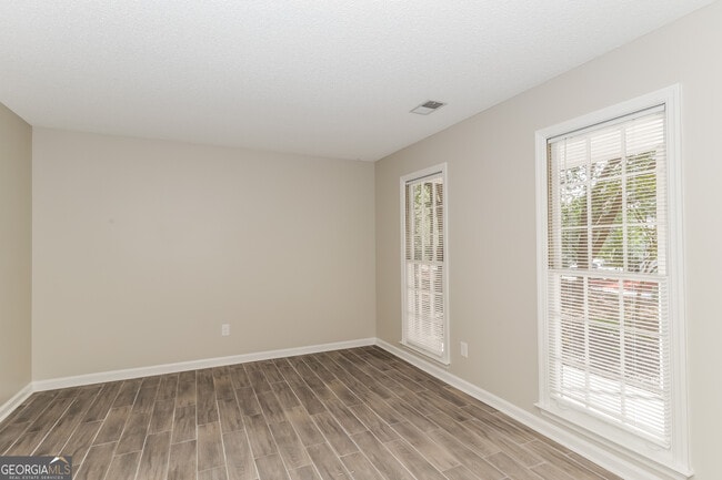 Photo - 1384 Grindenwald Dr