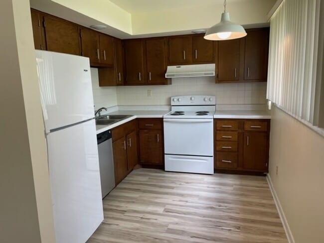 Photo - Manor Unit Apt. 1B