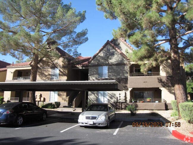 Building Photo - Gated community in prime location next to ... Unit 1120 Rental