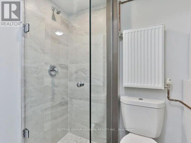 Photo - 915 St Clair Ave W Unit 2