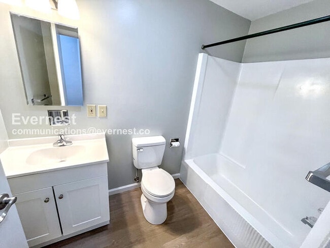 Photo - 12806 N Cresap St Unit f