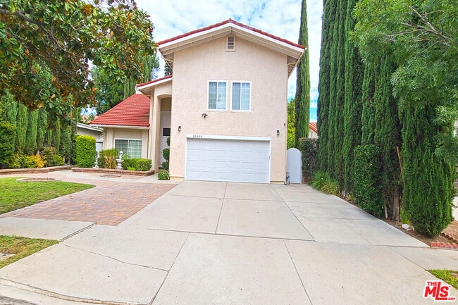 Building Photo - 10000 Hanna Ave