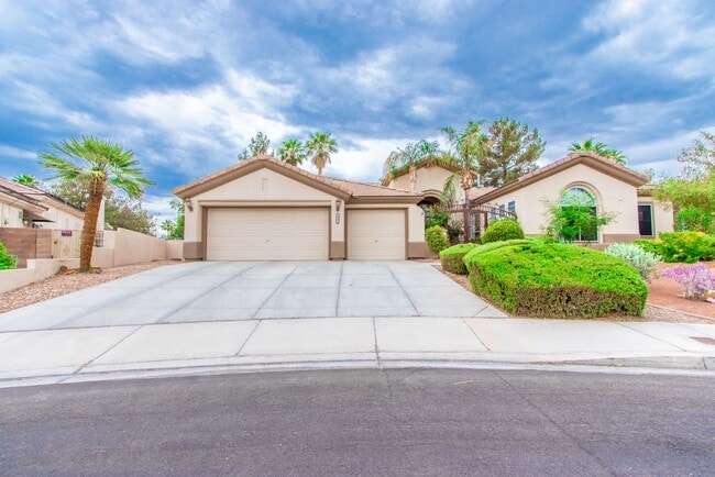 Photo - GORGEOUS MOVE IN READY SINGLE-STORY 4-BEDROOM HOME!