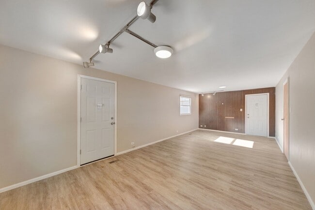 1507 Thornton Dr
