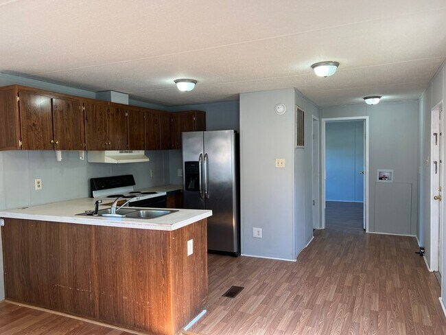 Photo - 192 Westside Cir