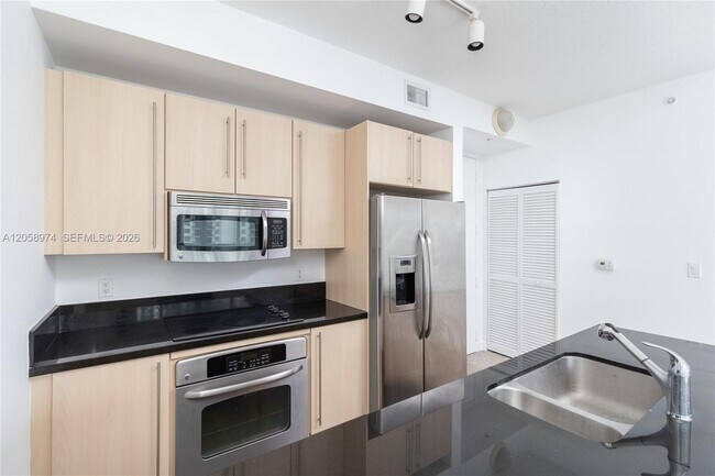 Photo - 1111 SW 1st Ave Unidad 2423-N