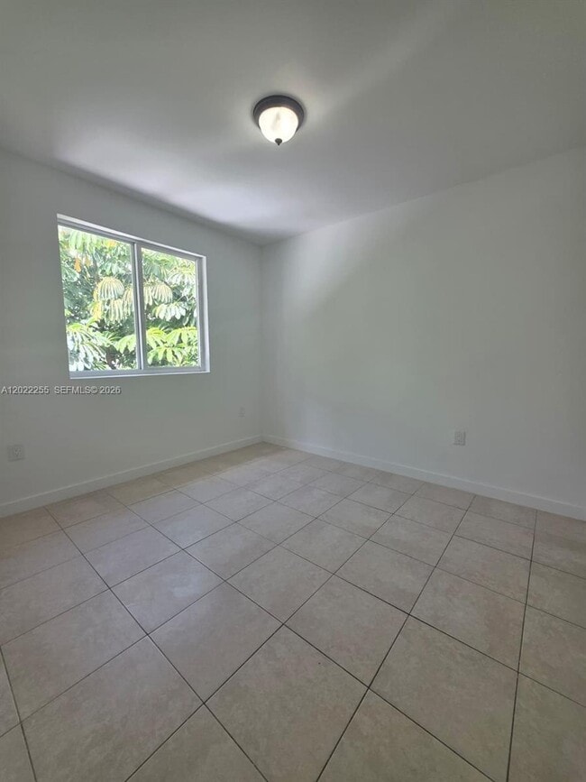 Photo - 829 SW 3rd St Unidad 831