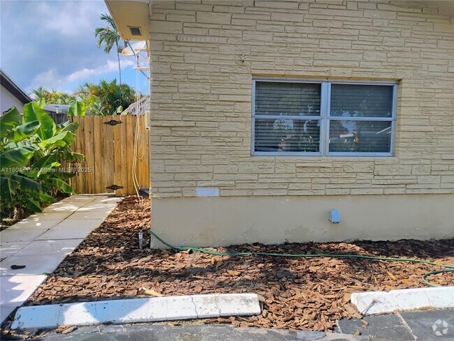 Building Photo - 4121 Thomas St Unit 1 Rental