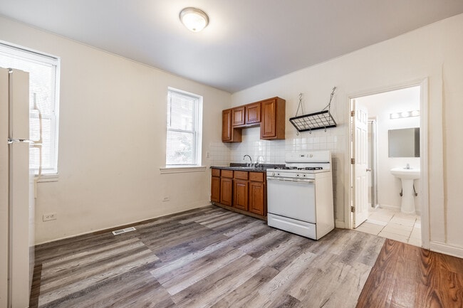 Photo - 1900 S Throop St Unit 9