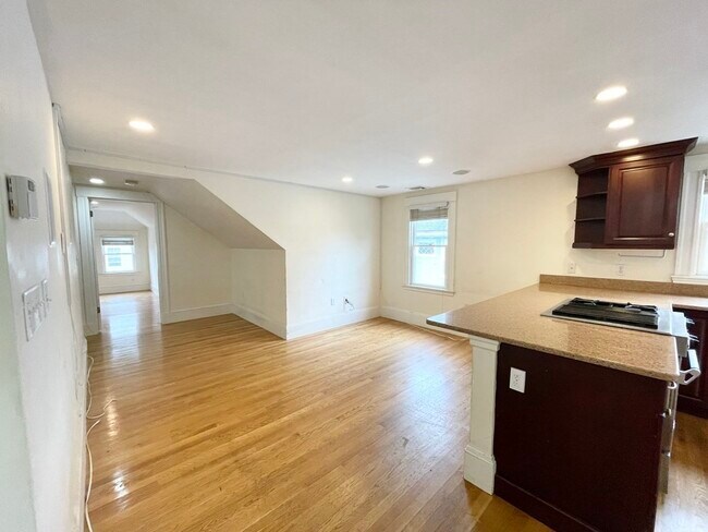 15 Sunset St Unit 1
