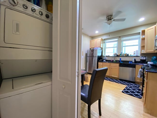 Photo - 3657 N Janssen Ave