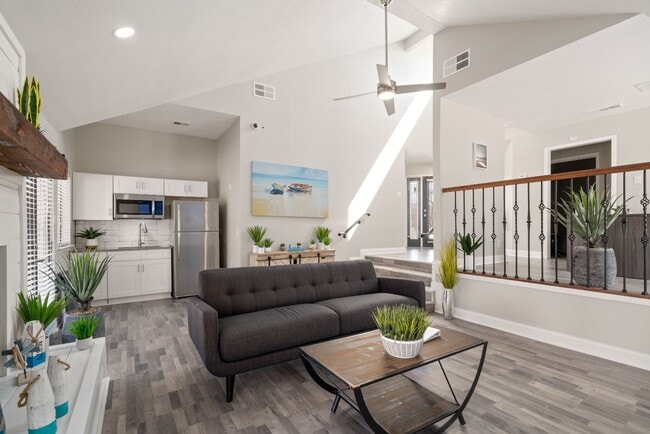 Photo - Tides on Meadowbrook