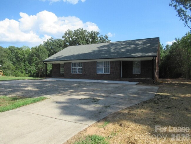 802 Horseshoe Lake Rd