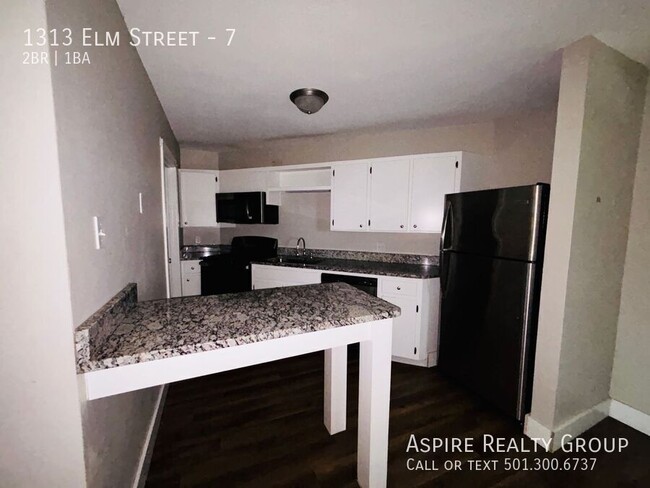 Updated 2 bedroom Conway apartment. - Updated 2 bedroom Conway apartment. Unit 7