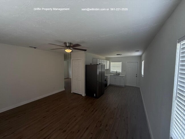 Photo - 64 W Myrtle St