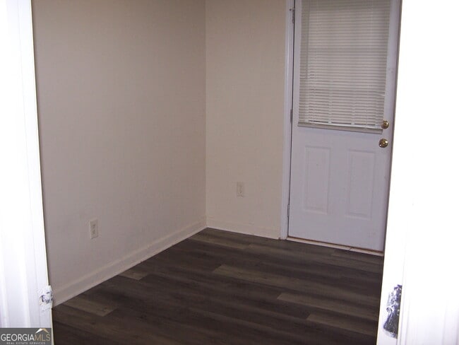Photo - 102 Cameron Way